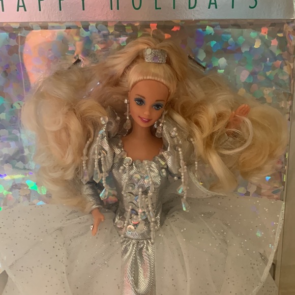 Happy Holidays Barbie 1992 - Picture 2 of 4